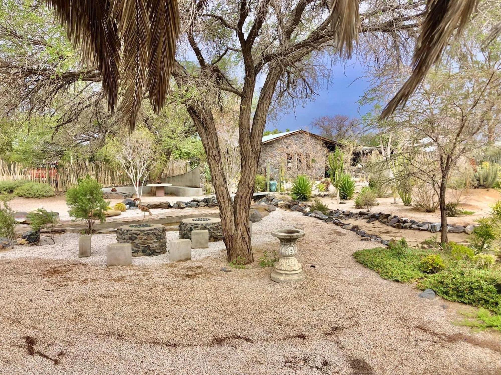 Daureb Isib Campsite And B&B Uis Exterior photo